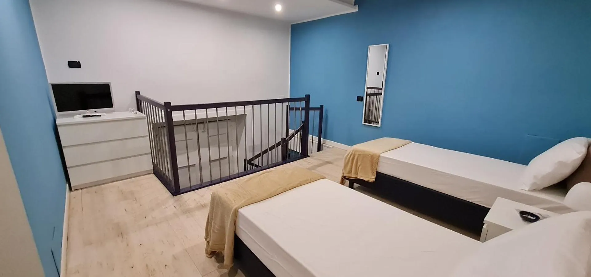 152Room Naples Guest house