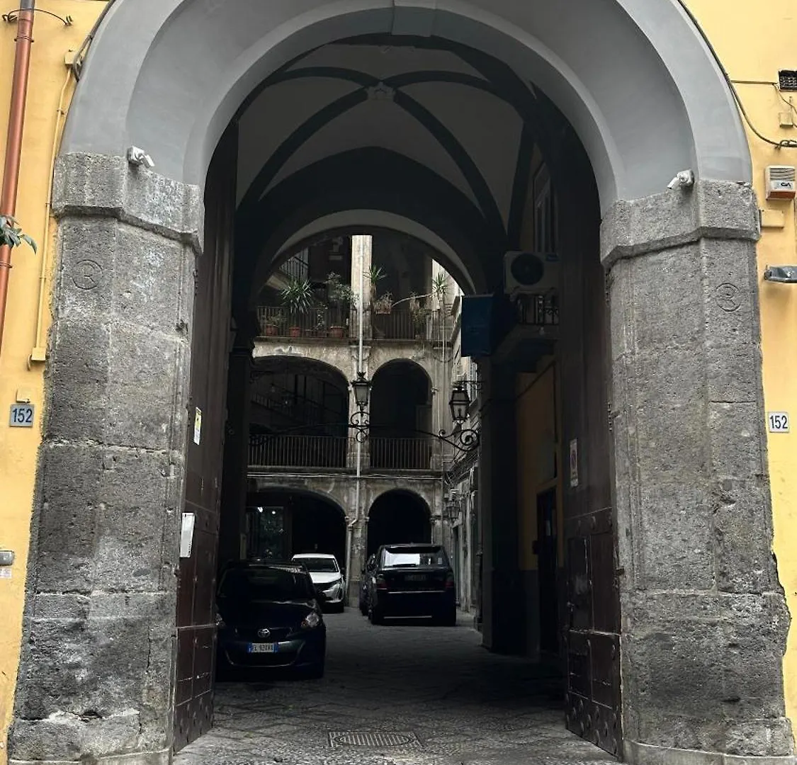 152Room Naples 0*,